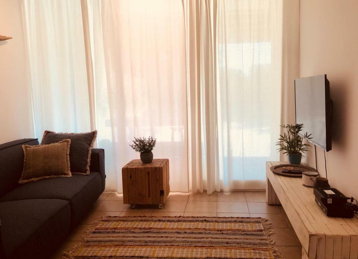 The Beach Garden Apt. Caesarea Buitenkant foto