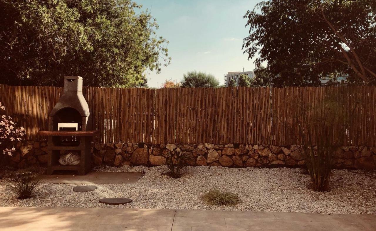 The Beach Garden Apt. Caesarea Buitenkant foto