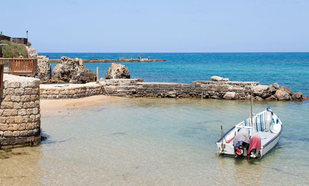 The Beach Garden Apt. Caesarea Buitenkant foto