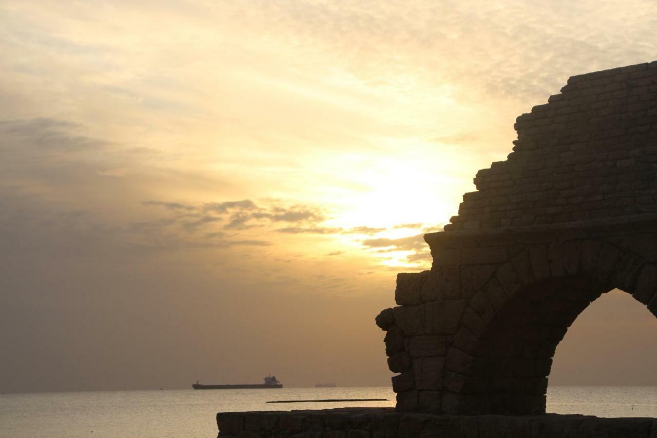 The Beach Garden Apt. Caesarea Buitenkant foto